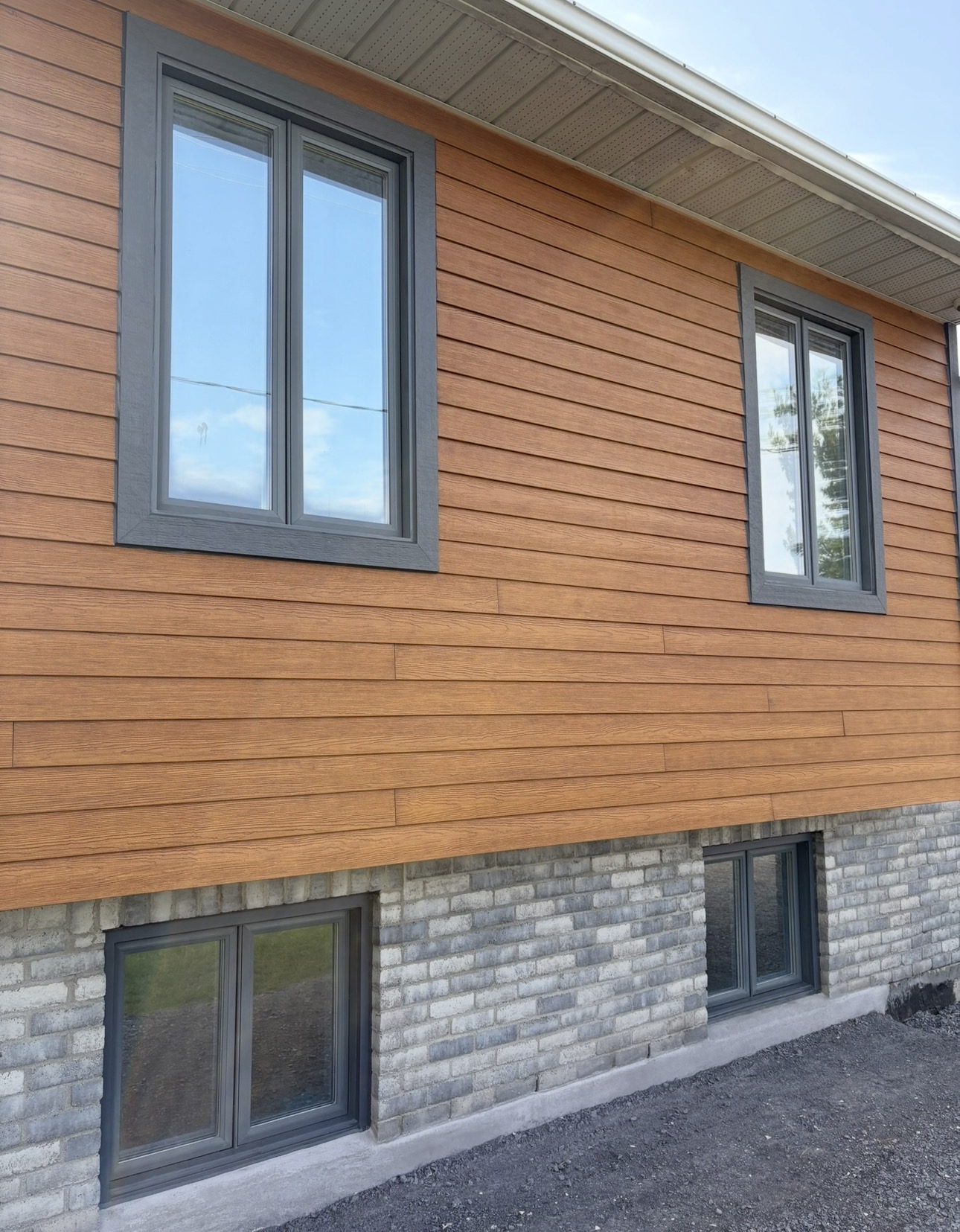 Service de calfeutrage résidentiel — Géco Vitrerie Montréal