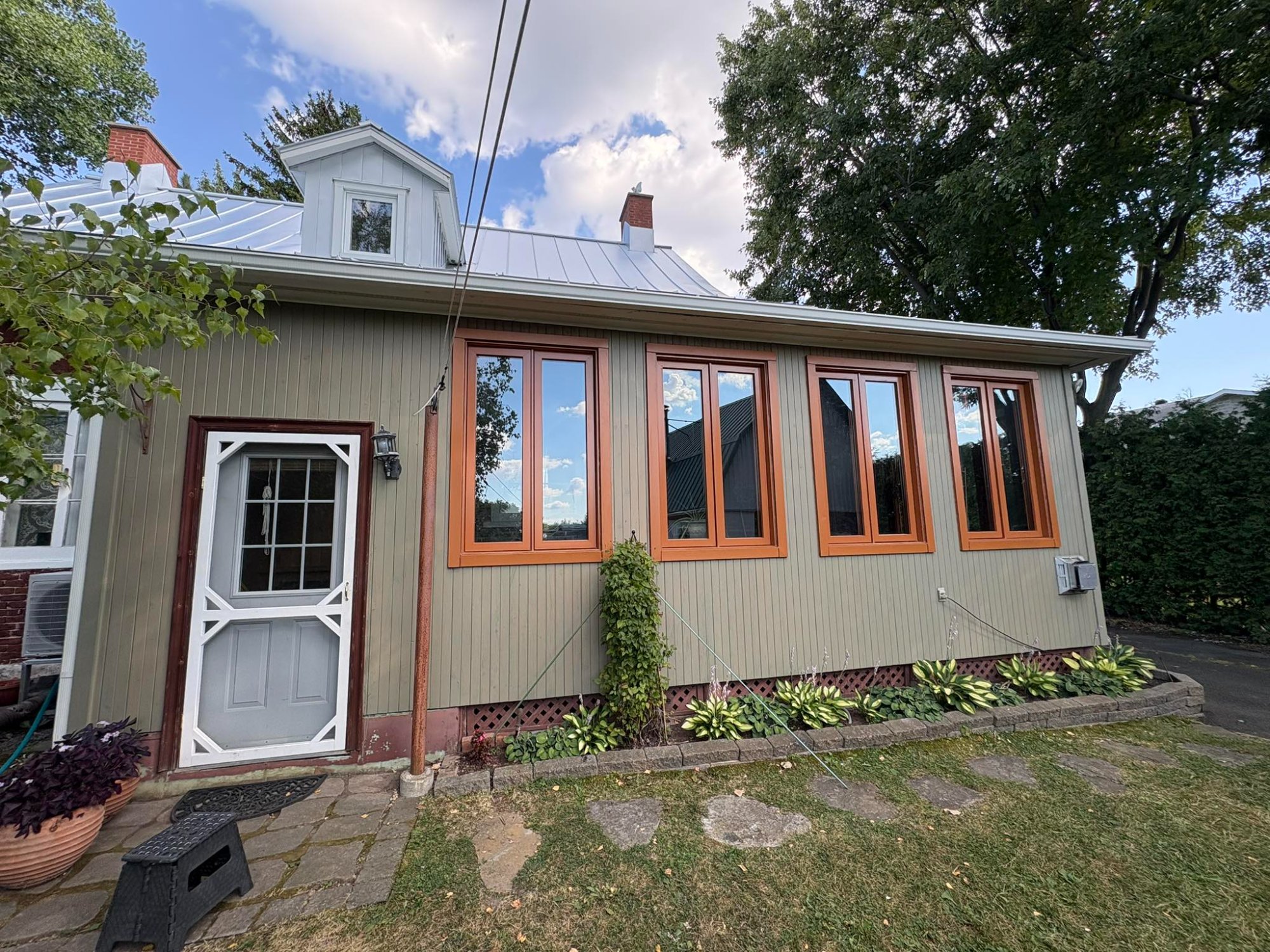 Installation de portes et fenêtres résidentielles — Géco Vitrerie Montréal