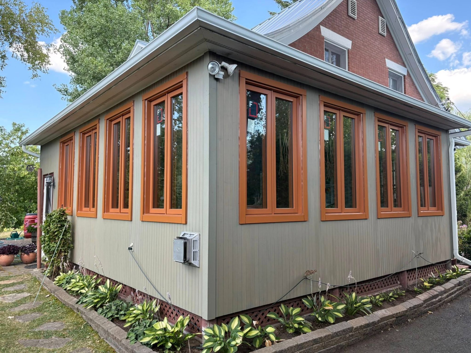 Installation de fenêtres résidentielles — Géco Vitrerie Montréal